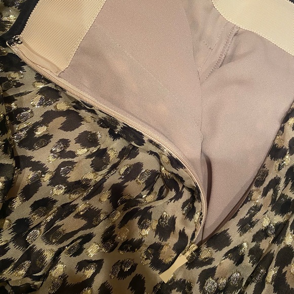 Kate Spade clipped dot skirt. Like new. Sz.4 - Picture 3 of 5